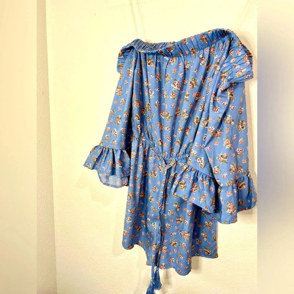 🆕 Hint of Blush Blue Floral Romper - Picture 8 of 12